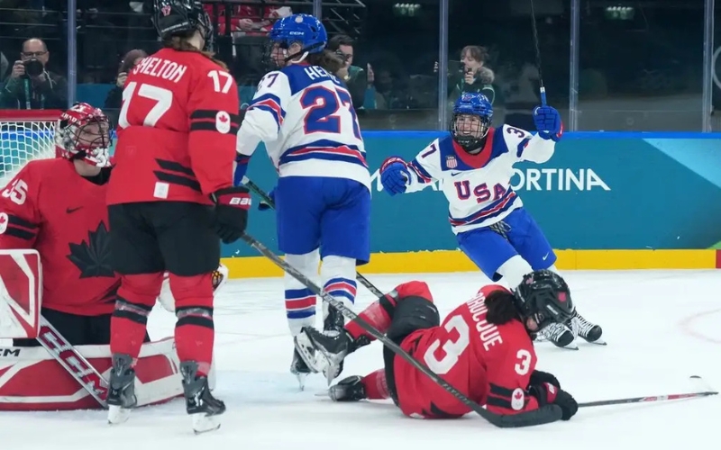 najpopularniejsze-sporty-zimowe-hokej